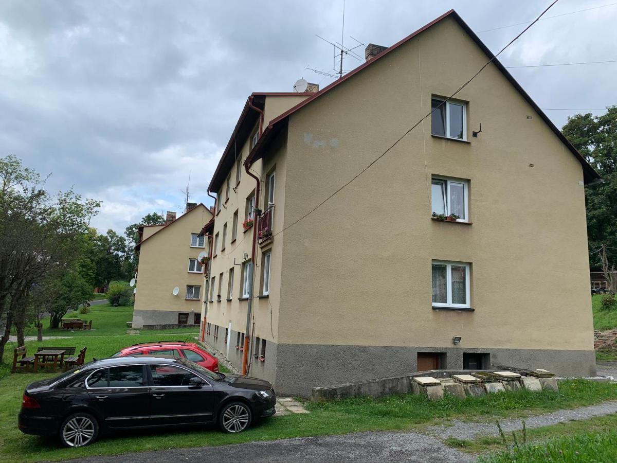 Cely Byt Zelnava Apartment Exterior foto