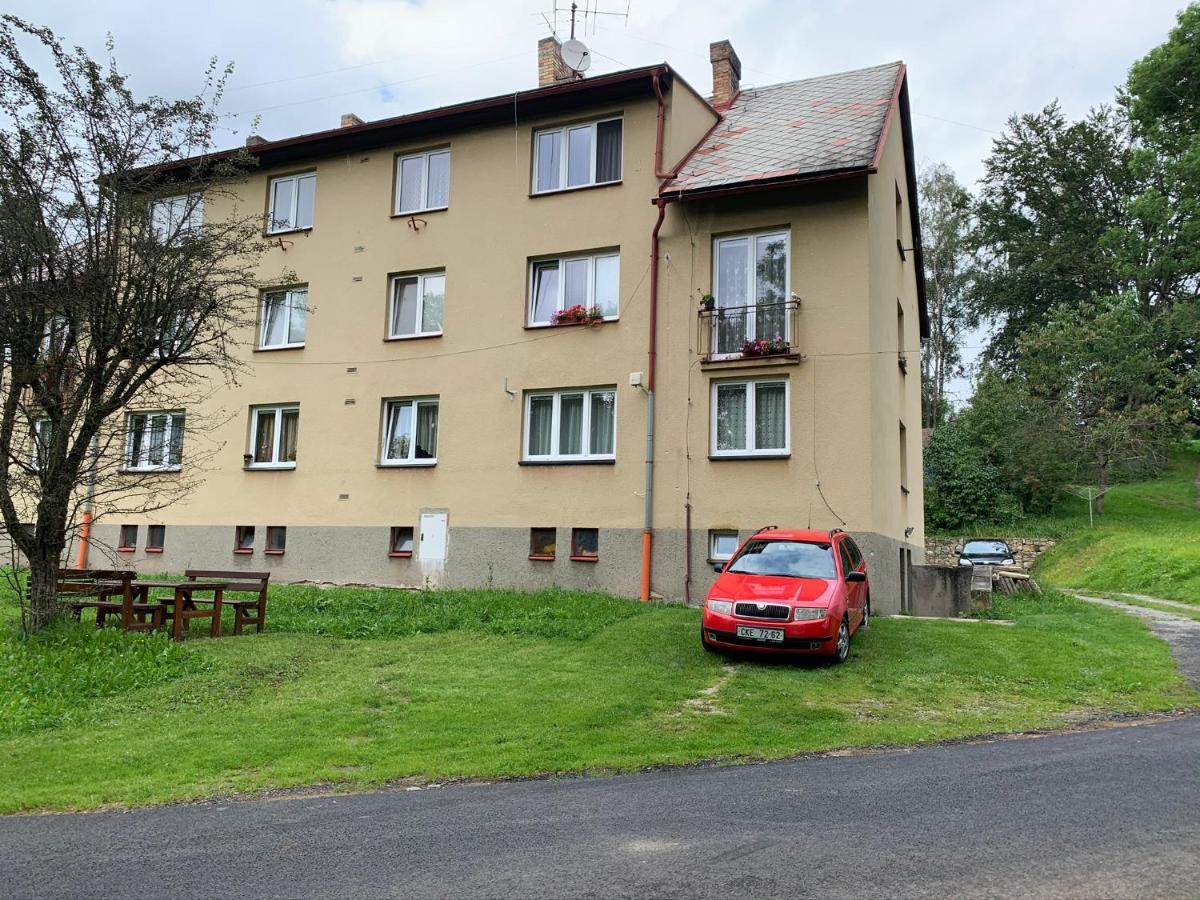 Cely Byt Zelnava Apartment Exterior foto